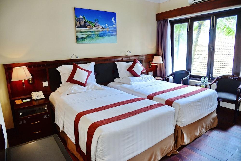 Resort Saigon &